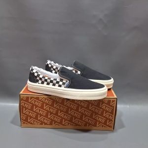 SEPATU VANS21 SLIP ON VAULT OG CHECKERBOARD HITAM PUTIH SAYAP CATUR KANVAS 36-43