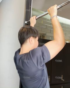 OML R1 บาร์โหนติดประตู เหล็กคาร์บอนแท้ ปรับได้ 60-100 ซม. ไม่ต้องเจาะวงกบ บาร์ดึงข้อ รับประกัน ยินดีคืนเงิน บาร์โหน