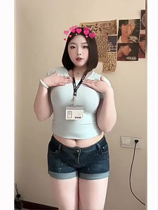 กางเกงขาสั้นผ้ายีนส์ทรงเข้ารูปเอวต่ำสำหรับผู้หญิงไซส์ใหญ่ กางเกงขาสั้นทรงเข้ารูปเอวสูงพร้อมดีไซน์ใหม่สำหรับฤดูร้อน