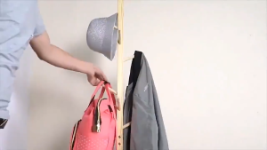 HarmonyHome ที่แขวนกระเป๋า ราวตากผ้า ทำจากไม้สนธรรมชาติ ราวแขวน รับน้ำหนักได้สูงสุด เสาแขวนผ้า ราวแขวนกระเป๋า แขวนกระเป๋า