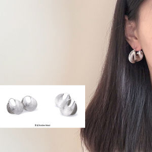 Intellectual Minimalist Earrings: A Designer's Guide