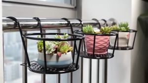 DOUMILA  Iron Hanging Basket Flower Pot Support Home Outdoor Balcony Plant Hanging Basket Flower Pot Support Fence Planting Garden Plant Iron Product Package 4 Pieces (Black)