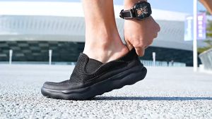 Sepatu slip on pria sepatu kasual sepatu mesh sepatu olahraga pria