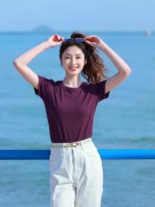 Basic House | Slimming Simple T-shirt