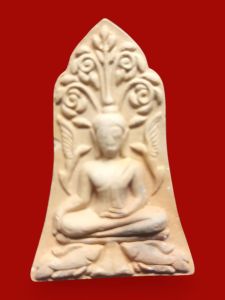 พระพุทธรูปเชียงแสนสี่แผ่นดิน (พระปรกโพธิ์) จัดสร้างขึ้นในปี พ.ศ. 2547 เนื่องในโอกาสเฉลิมพระเกียรติสมเด็จพระนางเจ้าสิริกิติ์ พระบรมราชินีนาถ ทรงเจริญพระชนมายุครบ 72 พรรษา