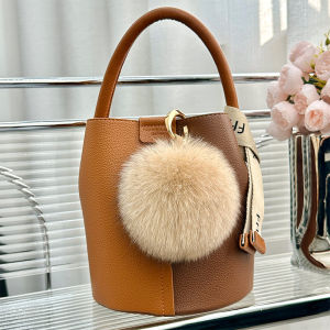 Cute Fox Fur Ball Keychain Bag Ornament Car Decoration Womens Plush Key Holder Fashionable Accessory Genuine Fox Fur