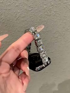 iSeriseWatch | Female Suitable Metal Strap with Diamonds and Breathable Design for Apple Watch 41mm or 45mm