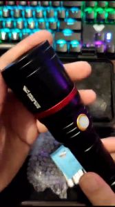 SENTER LED SMILING SHARK E221 PLUS LASER - 3 MODE CAHAYA - ZOOM - CHARGER S=USB - TAHAN LAMA