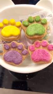 ไก่ฟรีซดราย ผสมรสชาติ ขนมแมว ขนมสำหรับสัตว์เลี้ยง ขนมสำหรับแมวและสุนัข กระป๋อง 80 กรัม รสฟักทอง กลิ่นหอมเข้มข้น คุณค่าทางโภชนาการสูง