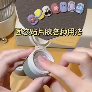 เจลติดเล็บปลอม pvc กาวเล็บปลอม 10ML.ชนิดอบUV/LED ติดทน ใช้ดี Nee Jolie