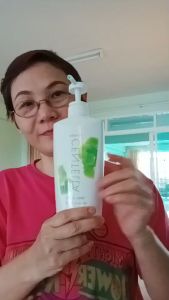 โลชั่นบำรุงผิวผสมแตงกวา มีวิตามิน อี ซึมเร็วไม่เหนียว ครีมถนอมผิวใบบัวบก ฟื้นฟูผิวแห้งกร้าน ขนาด 500 ml.