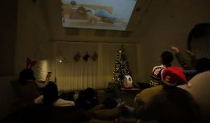 Máy chiếu mini LED không dây BenQ GV30 _ Android TV với hệ thống loa 2.1 & lấy nét tự động