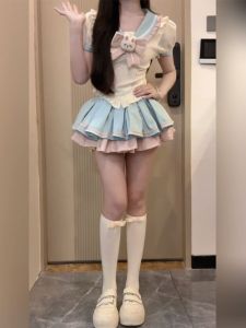 สาวหวานน้ําเงินชุดสองชิ้นกระชับสัดส่วนเอวสูง Ruffles ผีเสื้อปมโพลีเอสเตอร์และกระโปรงสั้นสําหรับงานเลี้ยงวันเกิด 18-25