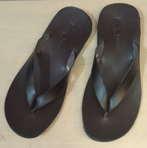 sendal kulit Pierre cardin 122