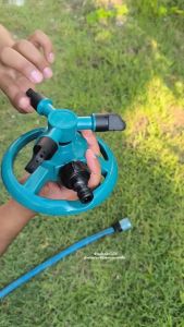 หัวฉีดสปริงเกลอร์ 3 ทาง หมุนอัตโนมัติ 360° สำหรับงานเกษตร สวนหย่อม และดาดฟ้า