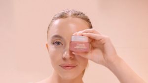 NEW LANEIGE Bouncy & Firm Eye Sleeping Mask 20 gr - Masker Mata Anti-Aging & Hydrating Menyamarkan Garis Halus Mengurangi Mata Bengkak