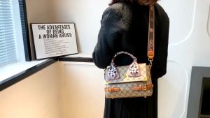 TAS SELEMPANG WANITA IMPORT / TAS SELEMPANG DAN BAHU WANITA IMPORT / TAS BAHU WANITA FASHION IMPORT / TAS MODEL TERBARU / TAS SELEMPANG MOTIF KEKININAN / TAS FASHION WANITA IMPORT