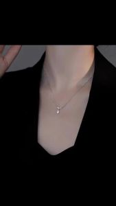 สร้อยคอผู้หญิง ดีไซน์หยดน้ำ ins เบา หรูหรา ระดับไฮเอนด์ อารมณ์ โซ่กระดูกไหปลาร้าอ่อนโยน