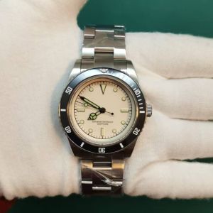 Stainless Steel Watch Mens European and American Business Leisure Quartz Sapphire Watch Swimming Waterproof Outdoor Sport Watch