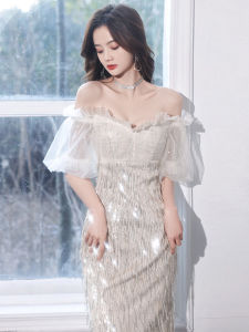 ชุดราตรีไหล่เดียวสีแชมเปญสำหรับผู้หญิง ชุดราตรีสั้น ชุดราตรีฤดูใบไม้ร่วง ชุดราตรีสำหรับงานเลี้ยง ชุดราตรีสีพื้นสไตล์เกาหลี