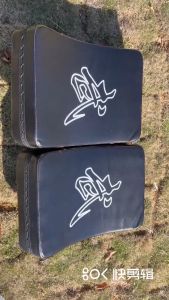 1pcs Arc-shape Punching Bag Boxing Pad Karate Muay TKD Training Foot Target Plus size (65 * 40 * 11cm)