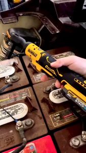 Máy Siết Bu Lông Góc Dùng Pin DeWalt 18V DCF512N-KR 1/2 Inches ( Thân Máy )