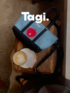 Tagi. Imagine Apple Canvas Bag Tote Bag Large Capacity with Compartment
