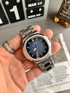 New Vintage Square Mens Watch Stainless Steel Strap Business Casual Night Light Waterproof Quartz Movement Fashionable Large Dial