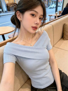 PEIXI | Blue Cross Off-Shoulder Slim Fit T-Shirt