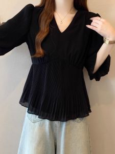 WANGGONGZHU | เสื้อเชิ้ตคอวีสไตล์ฝรั่งเศสทรงหลวมแขนสั้นสำหรับผู้หญิงในช่วงฤดูร้อนปี 2025 เสื้อเชิ้ตผ้าชีฟองทรงหลวมไซส์ใหญ่สำหรับผู้หญิง