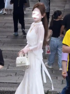 สไตล์จีนใหม่ ทันสมัย ฤดูร้อน ผู้หญิง เสื้อป้องกันแสงแดด ผ้าชีฟอง แจ๊กเก็ตแบบบางพร้อมเดรส สายคล้อง ผ้าคลุมไหล่เล็ก คาร์ดิเกน