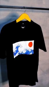 SUZUU Kaos Pria & Wanita Lengan Pendek T-shirt Regular Fit Ombak Japanese Streetwear Cotton Combed 24s