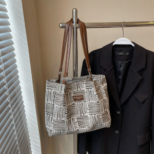 Fashionable Large Capacity Ladies Shoulder Bag Commuter Tote Bag Single Shoulder Bag for Work Versatile Casual Handbag