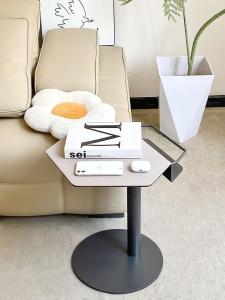 Italian Luxury Creative Sofa Side Table Designer Saddle Leather Asymmetrical Small Household Living Room Corner Table