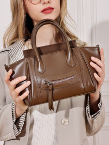 BeeGreen Women Genuine Leather Shoulder Bag Fashion Wing Bag Elegant Handbag Daily Commuter Bag Versatile Sling Bag