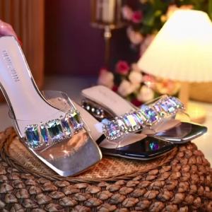 9Liรองเท้าแตะผู้หญิงมีกากเพชรระยิบระยับสำหรับฤดูร้อนรองเท้าแตะส้นเตี้ย2024เจลลี่ต่ำรองเท้าคริสตัลยางขั้นพื้นฐานแบบบางสำหรับฤดูร้อน