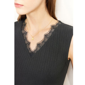 AMII | Autumn Lace Spliced Design V-Neck Wide Shoulder Tank Top