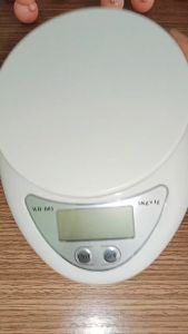 Cân Điện Tử Nhà Bếp Để Bàn Mini Định Lượng 1gram - 5kg Màn Hình Led Độ Chính Xác Cao Thiết Kế Sang Trọng - Cân Tiểu Ly Điện Tử Nấu Ăn Tặng Kèm 2 Pin.