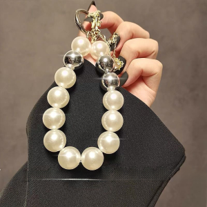 Stylish Creative Pearl Handmade Beaded Wrist Satchel Short Chain Lanyard Mobile Phone Ornaments of Key Ring Women