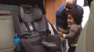 Nuna คาร์ซีทเด็ก Rava ติดตั้งง่ายด้วยสาย Belt หรือ ISOFIX เนื้อผ้าปลอดสารเคมี แรกเกิด - 9 ขวบ