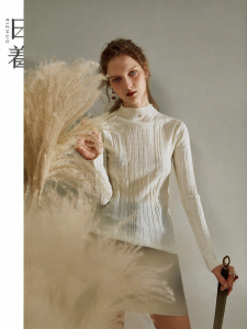 Turtleneck Long Sleeve Knitted Sweater for Autumn Design Elegance and Fit