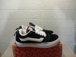 Sepatu Gemuk Sekolah/Sneakers Pria wanita Hitam Putih