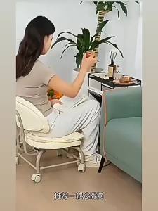 Swivel Wheel Small Stool: A Silent Mobile Rolling Stool for Home Use & Baby Care