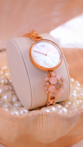 Đồng hồ nữ TITAN Raga Delight dây kim loại mặt 30MM dây màu vàng hồng 95201WM01