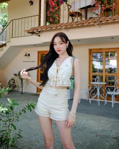Penelope แบรนด์ไทยแท้หวานทันสมัยลูกไม้ริบบิ้นแขนกุดใบบัวขอบกางเกงขาสั้นชุดสําหรับผู้หญิงอายุ 18-25 ปี