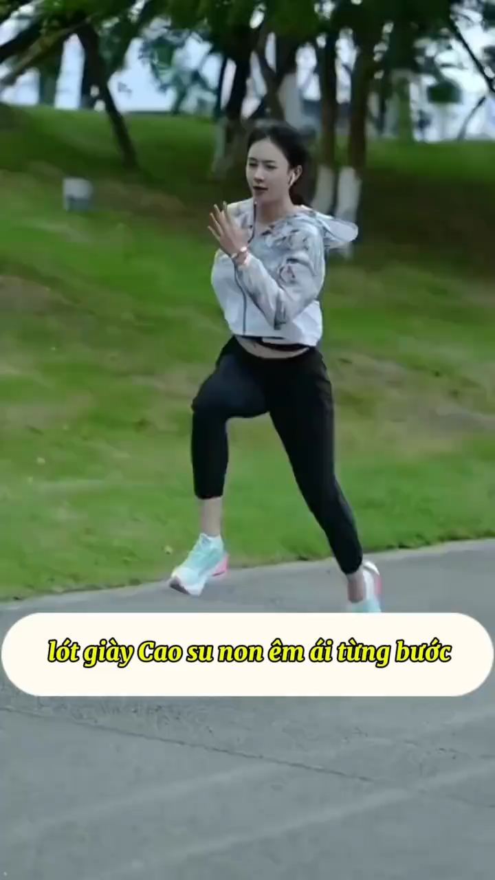 Lót giày Tinh Chất Lá Ngải Cứu Khử Mùi Mồ Hôi Chân Cao Su Non Nam Nữ Dùng Bốn Mùa Thể Thao Đệm Đàn Hồi Thoáng Khí