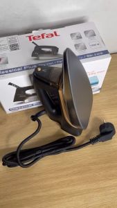 Bàn ủi khô Tefal có tích hợp bình xịt nước tráng men chống dính FS3120L0- CS 1300W - Hàng chính hãng