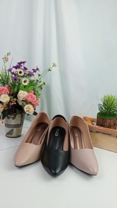 รองเท้าคัทชู 8AM สูง 2.5 นิ้ว ผู้หญิง ทรงหัวแหลม สูง 2.5 นิ้ว ทำจากหนังพียู นิ่มใส่สบาย SM3334