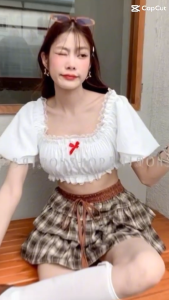 Baimon candy เสื้อครอปแขนบอลลูน แต่งโบว์ ครอปเอวลอย มี2สี ขาว ดำ แฟชั่น งานน่ารัก