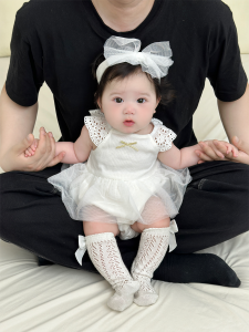 ชุดคลุมท้องผ้าฝ้ายโพลีเอสเตอร์สำหรับเด็กผู้หญิงในฤดูร้อน เดรสผ้าตาข่ายสุดเก๋สำหรับเด็กแรกเกิด ชุดคลุมท้องสไตล์เจ้าหญิงสำหรับเด็กอายุ 3 เดือนถึง 18 เดือน